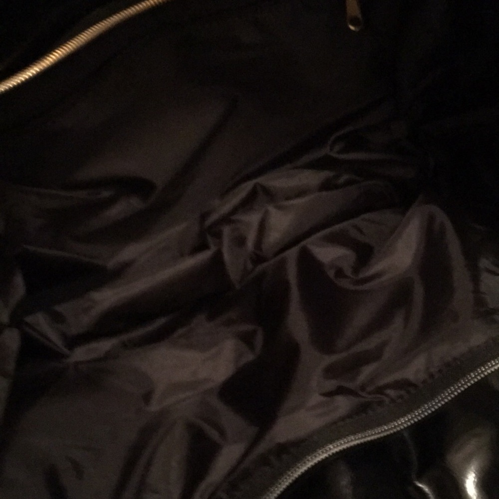 Gorgeous Shoulder Bag - Picture 3 of 3